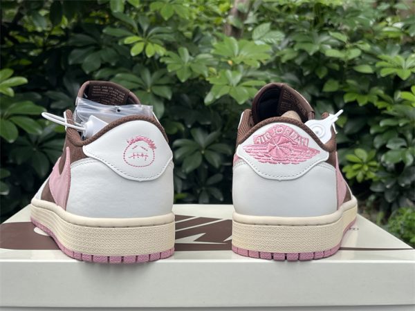 Travis Scott x Air Jordan 1 Low OG - Image 2