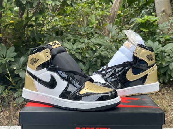 Air Jordan 1 Retro High Gold Top 3 - Image 3