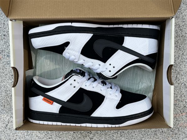 TIGHTBOOTH x Nike SB Dunk Low - Image 5