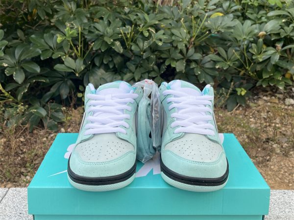Concepts x TIFFANY CO. x Nike SB Dunk Low - Image 6