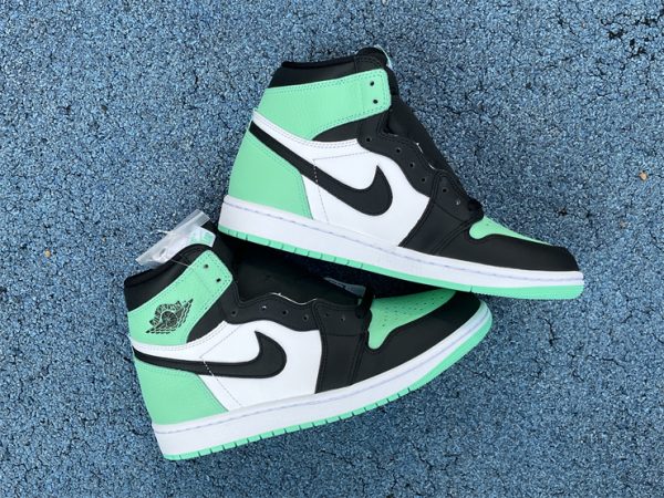 Air Jordan 1 High OG - Image 2