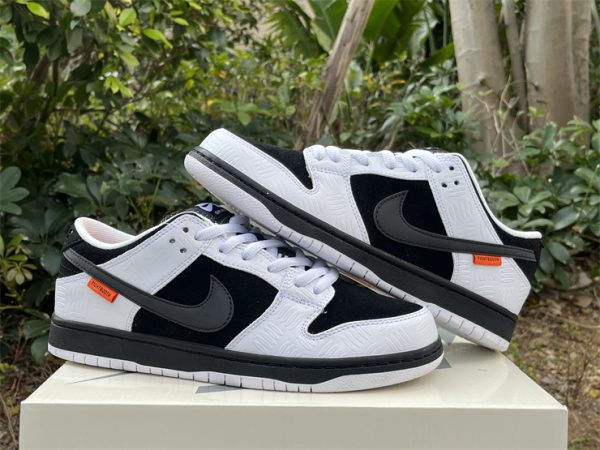 TIGHTBOOTH x Nike SB Dunk Low - Image 4