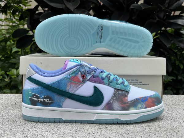 Futura Laboratories x Nike SB Dunk Low - Image 3