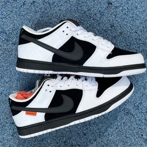 TIGHTBOOTH x Nike SB Dunk Low
